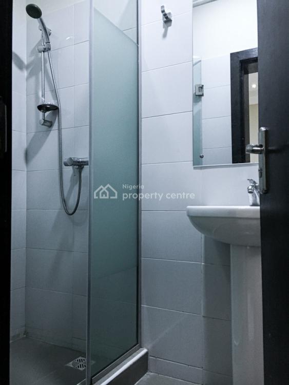 Large Living Space with Fitted Rooms and Functional Kitchen, Lekki, Lagos, Flat / Apartment Short Let