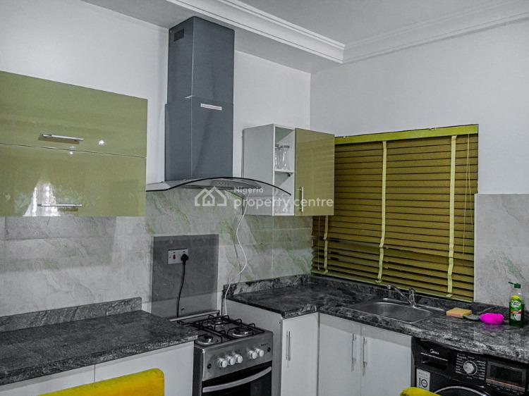 Large Living Space with Fitted Rooms and Functional Kitchen, Lekki, Lagos, Flat / Apartment Short Let