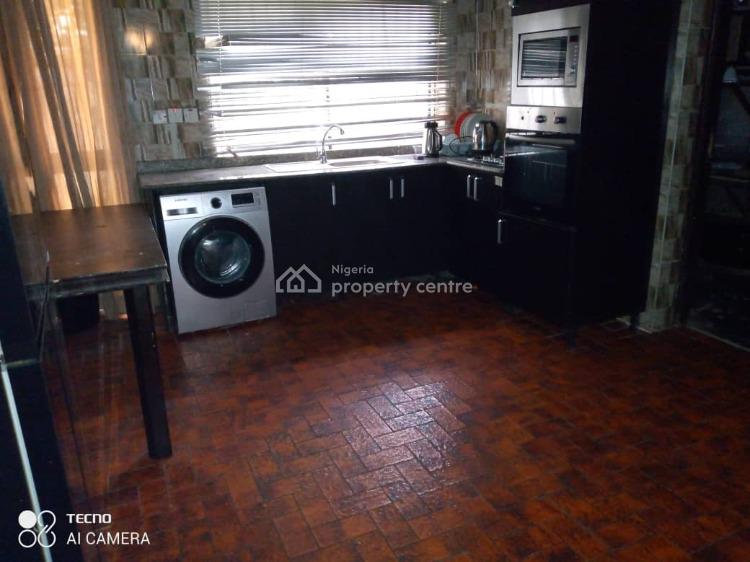Spacious 3 Bedroom, Osapa, Lekki, Lagos, Flat / Apartment Short Let