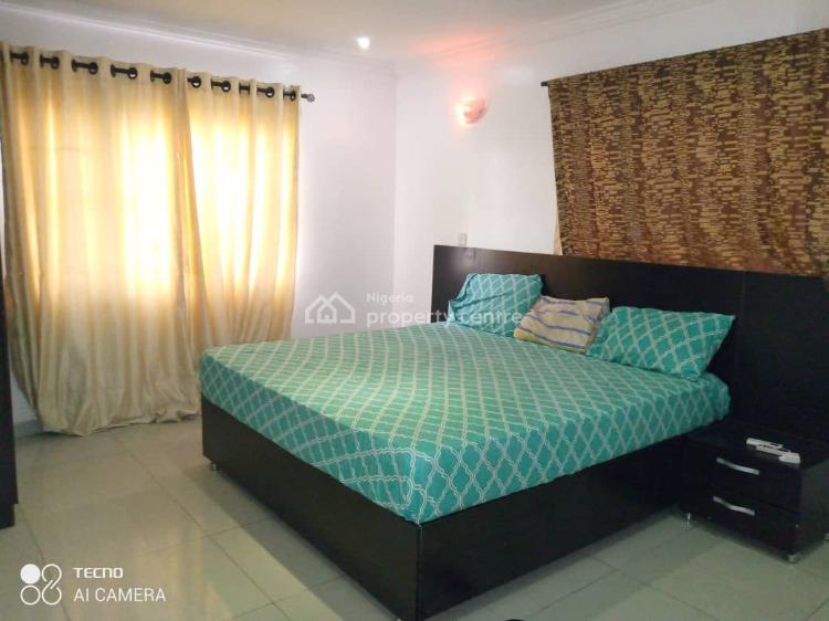 Spacious 3 Bedroom, Osapa, Lekki, Lagos, Flat / Apartment Short Let