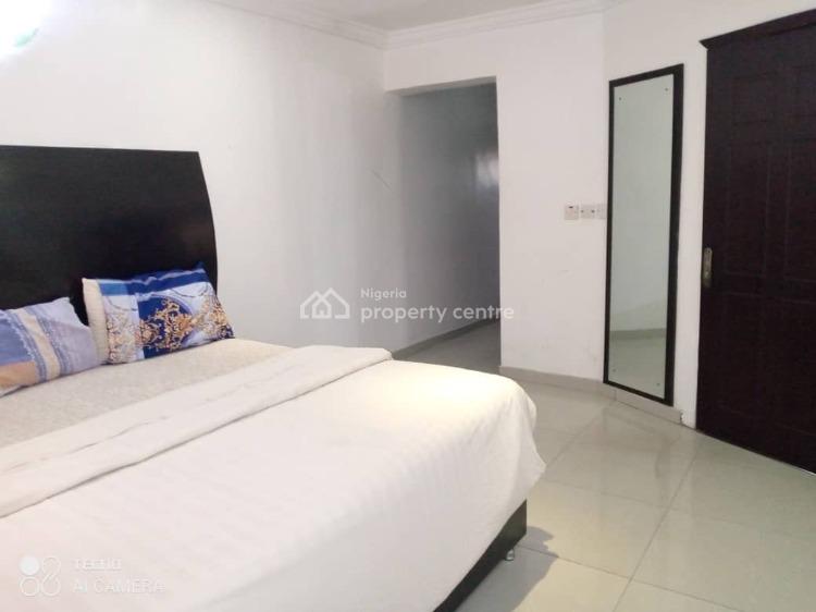 Spacious 3 Bedroom, Osapa, Lekki, Lagos, Flat / Apartment Short Let