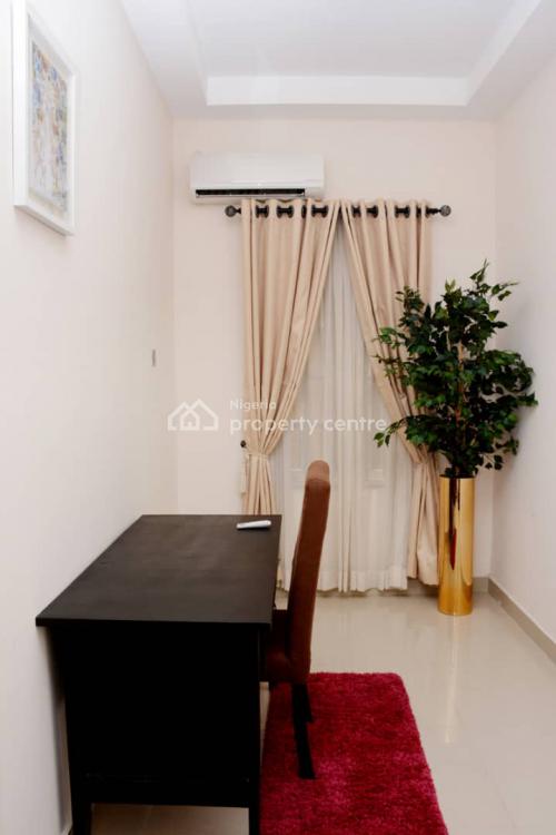 Spacious 3 Bedroom with Quality Interior, Lekki, Lagos, Flat / Apartment Short Let