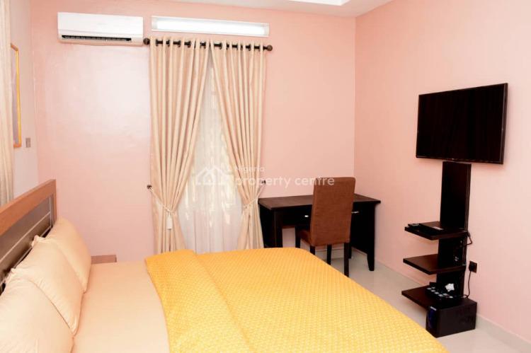 Spacious 3 Bedroom with Quality Interior, Lekki, Lagos, Flat / Apartment Short Let