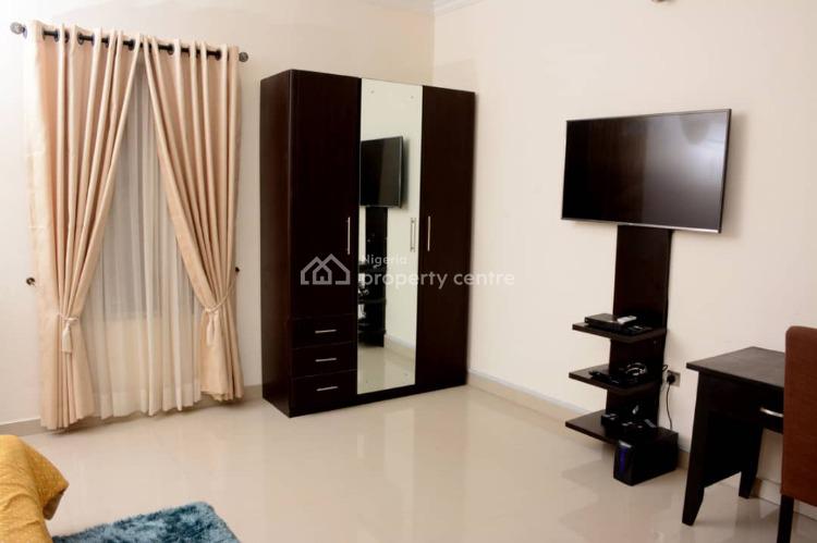 Spacious 3 Bedroom with Quality Interior, Lekki, Lagos, Flat / Apartment Short Let