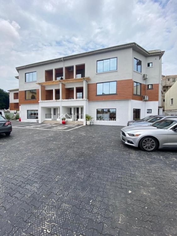 Luxury 4 Bedroom Apartment with Quality Interior, Lekki, Lagos, Flat / Apartment Short Let