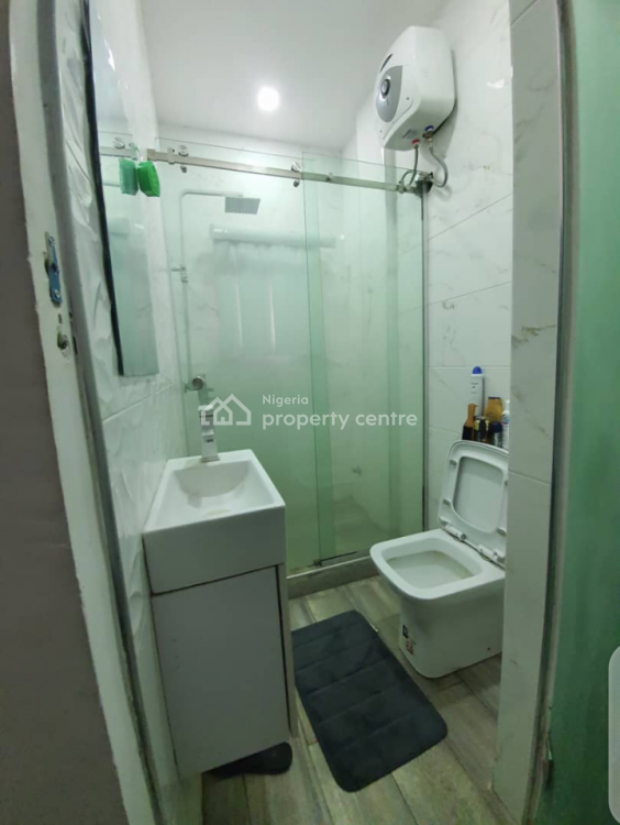 Serviced Self Contained with Clean Water, House Security &24 Hours Light, Lekki Phase 1, Lekki, Lagos, Self Contain (single Rooms) Short Let