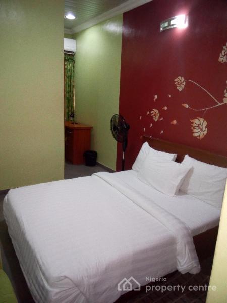 Finishing Touches Suites. Lodging/accommodation at Best Rates, Ayo Bus Stop, Olukonla, Ajah, Lagos, Flat / Apartment Short Let