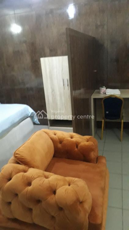 Luxe Studio Apartment with Pool and Gym, Lakota Street, Zone 4, Wuse, Abuja, Mini Flat (room and Parlour) Short Let