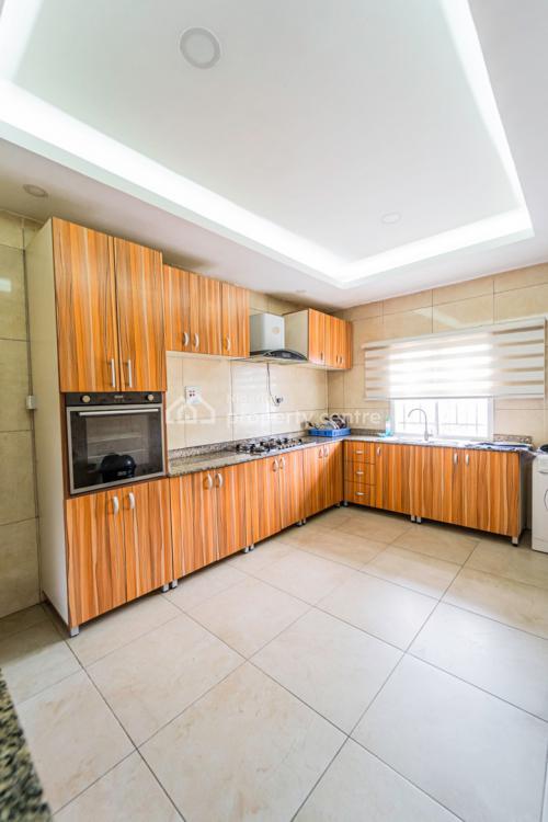 3 Bedrooms Apartment with Ps 5, New Horizon 2 Estate, Ikate, Lekki, Lagos, Flat / Apartment Short Let