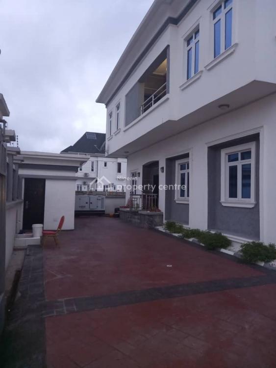 For Sale Luxury 6 Bedroom Detached Duplex, Chevron Drive, Igbo Efon