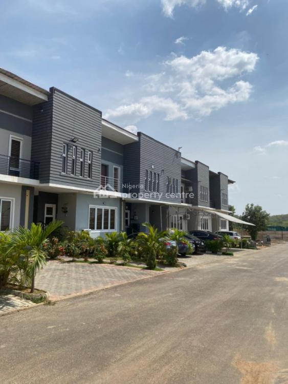 For Sale 5 Bedrooms Terraced Duplex, The Brookshore Residence