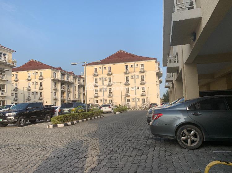 For Rent 3 Bedroom Flat, Cromwell Court Estate, Chevron Drive, Lekki, Lagos 3 Beds, 3 Baths