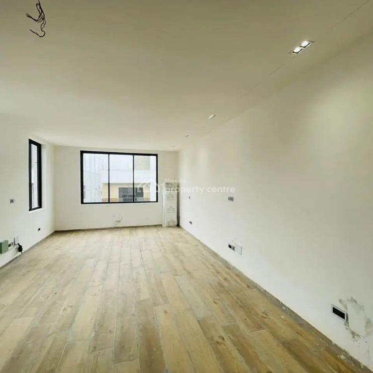 For Sale Exclusive Waterview Fully Detached House With A Private Jetty