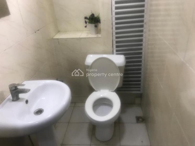 Unfurnished 3 Bedrooms Apartment, Freedom Way, Lekki Phase 1, Lekki, Lagos, Flat / Apartment Short Let