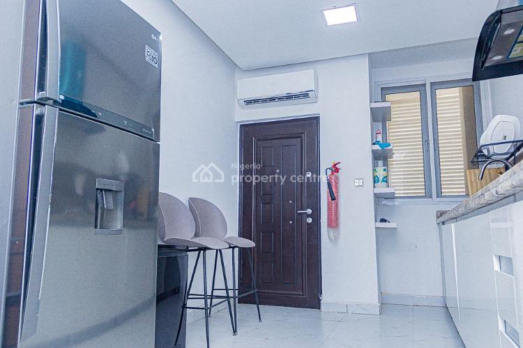Luxury 2 Bedrooms Waterfront Apartment with Pool, Banana Island, Ikoyi, Lagos, Flat / Apartment Short Let