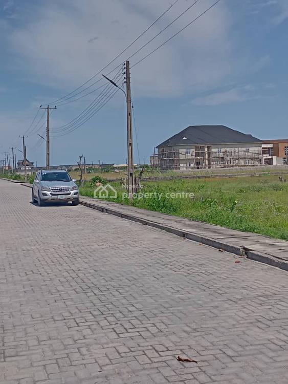 For Sale A Plot Measuring 682sqm, Chaplin Court Estate, Lekki Phase 2
