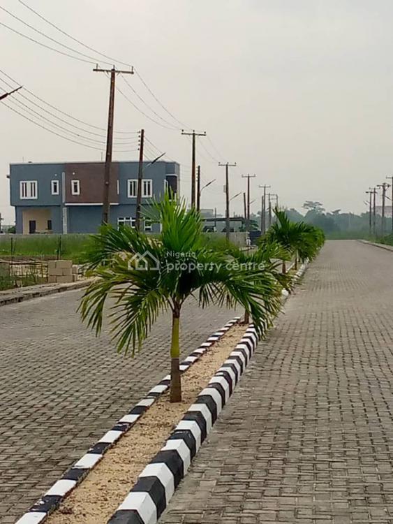 For Sale A Plot Measuring 682sqm, Chaplin Court Estate, Lekki Phase 2
