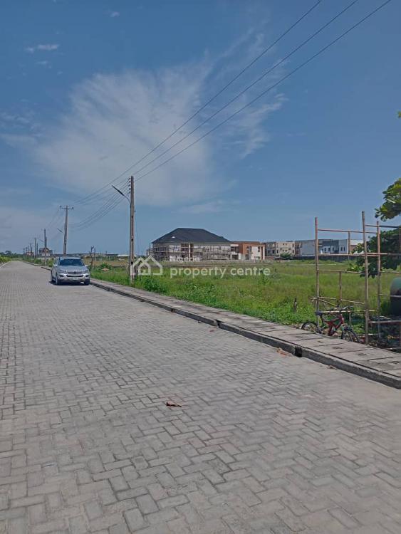 For Sale A Plot Measuring 682sqm, Chaplin Court Estate, Lekki Phase 2