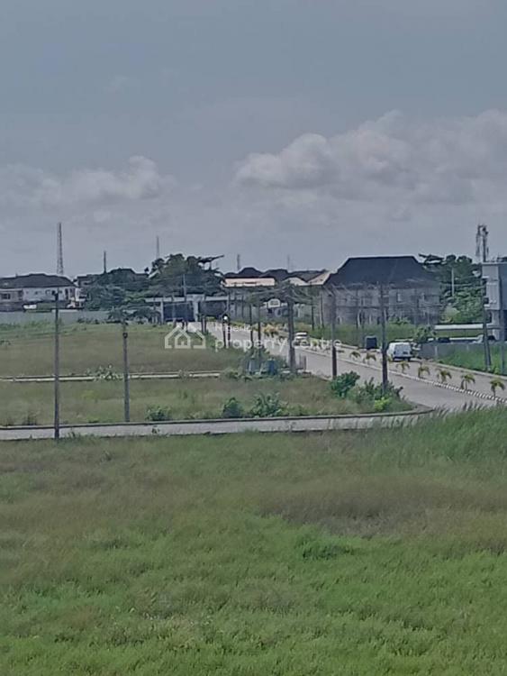 For Sale A Plot Measuring 682sqm, Chaplin Court Estate, Lekki Phase 2