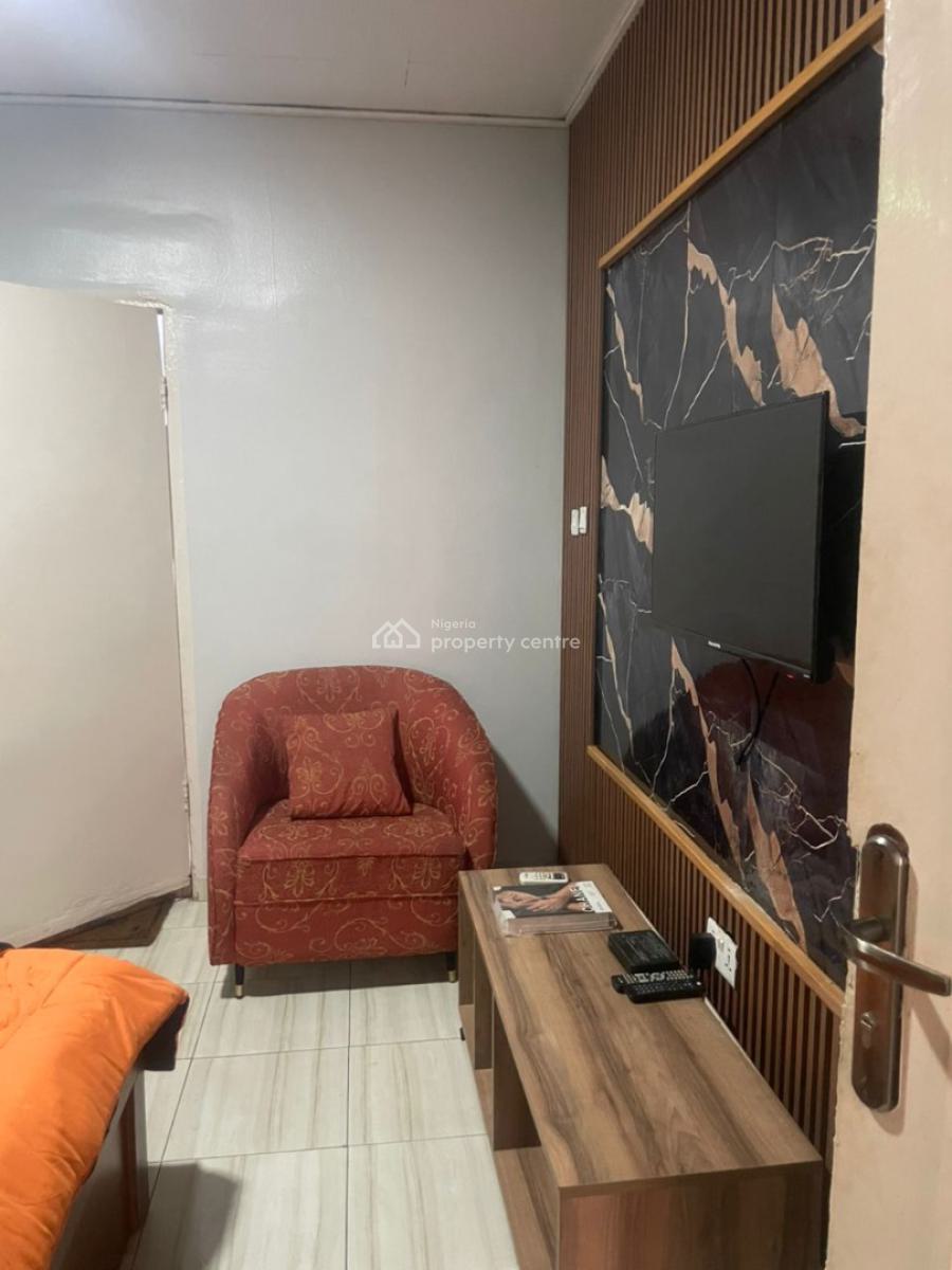 Cute Studio Apartment, Talabi Street, Boet Estate, Oba Akran, Ikeja, Lagos, Self Contain (single Rooms) Short Let