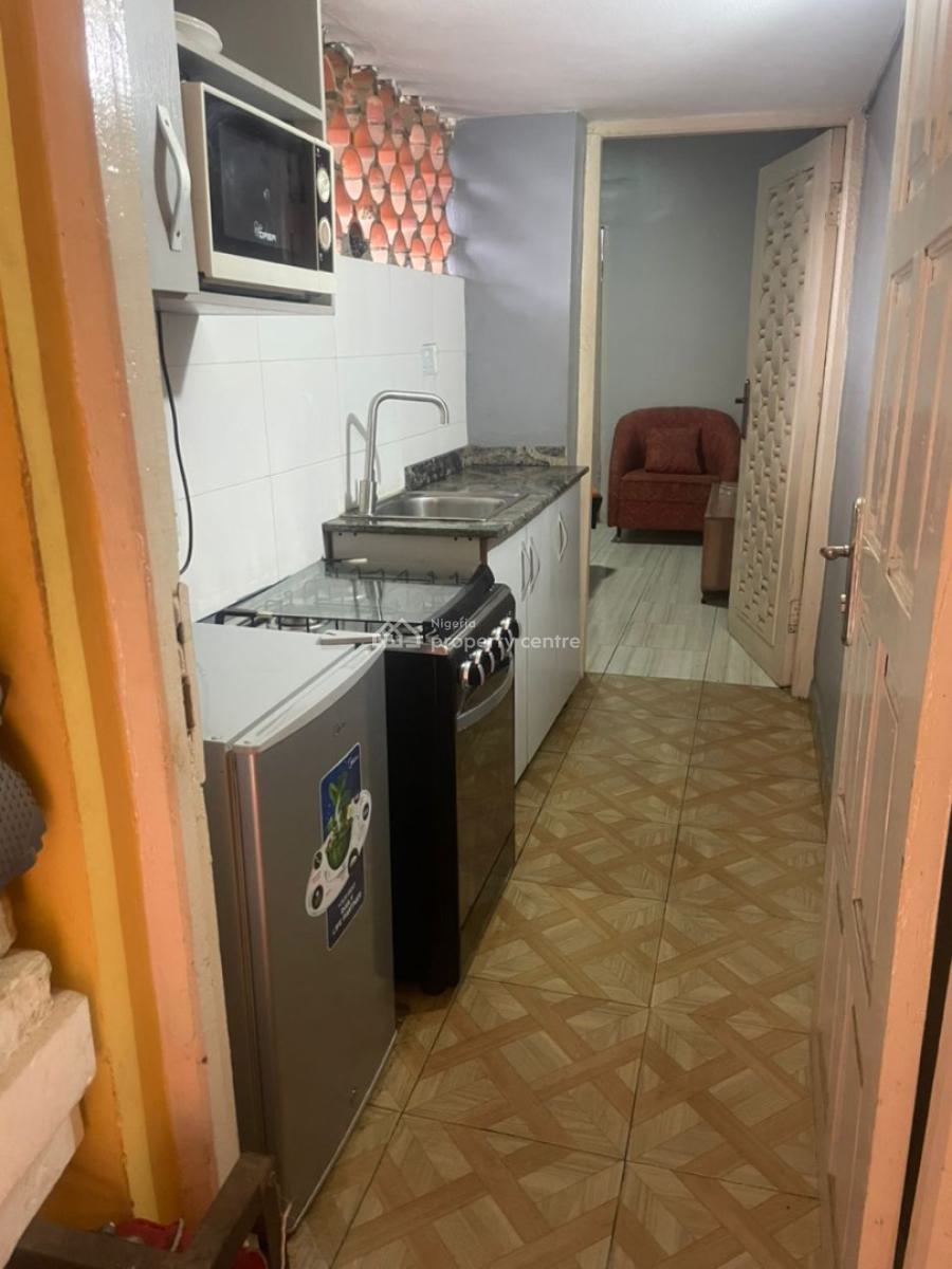 Cute Studio Apartment, Talabi Street, Boet Estate, Oba Akran, Ikeja, Lagos, Self Contain (single Rooms) Short Let