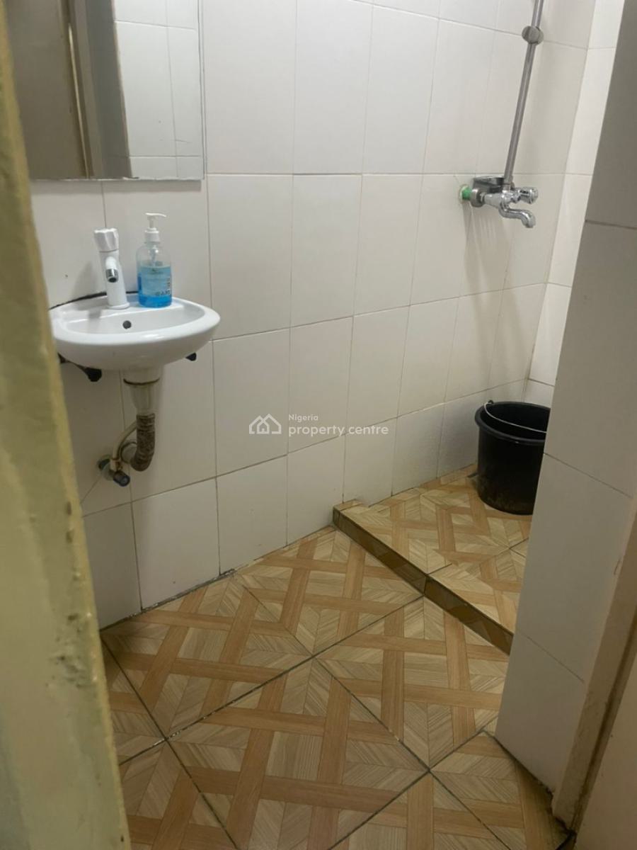 Cute Studio Apartment, Talabi Street, Boet Estate, Oba Akran, Ikeja, Lagos, Self Contain (single Rooms) Short Let
