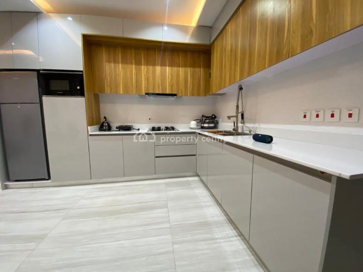 Cozy  2 Bedroom Apartment, Beside Richmond Estate Gate 2, Lekki, Lagos, Flat / Apartment Short Let