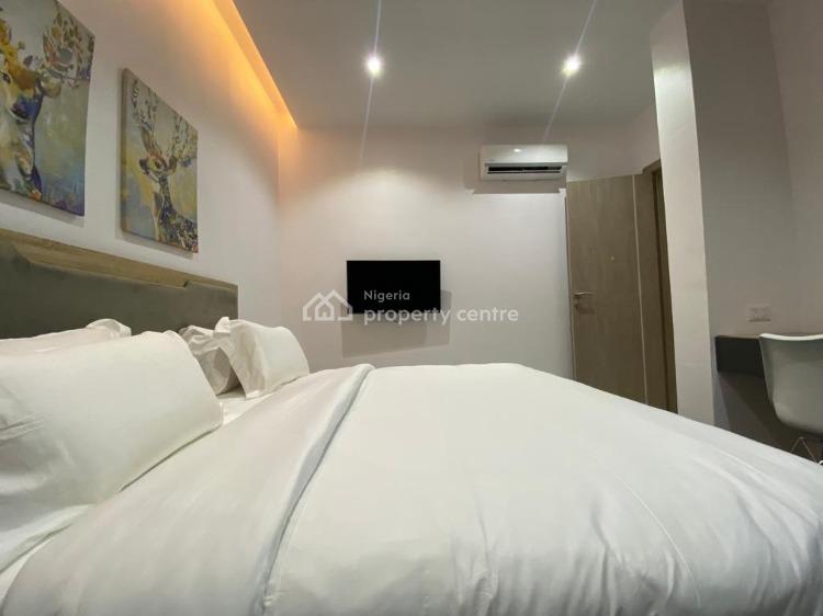 Cozy  2 Bedroom Apartment, Beside Richmond Estate Gate 2, Lekki, Lagos, Flat / Apartment Short Let