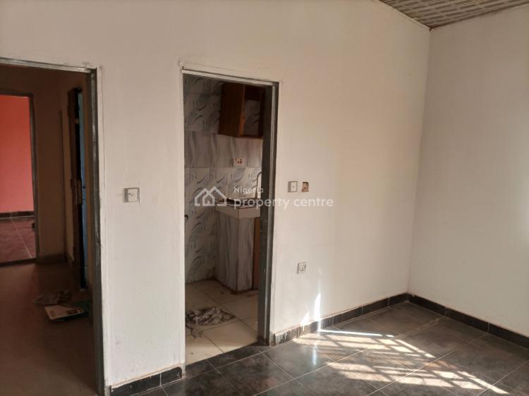 For Rent: A Well Renovated 1 Bedroom Mini Flat, Nia Quarters, Lugbe  District, Abuja | 1 Beds, 2 Baths (Ref: 1212838)