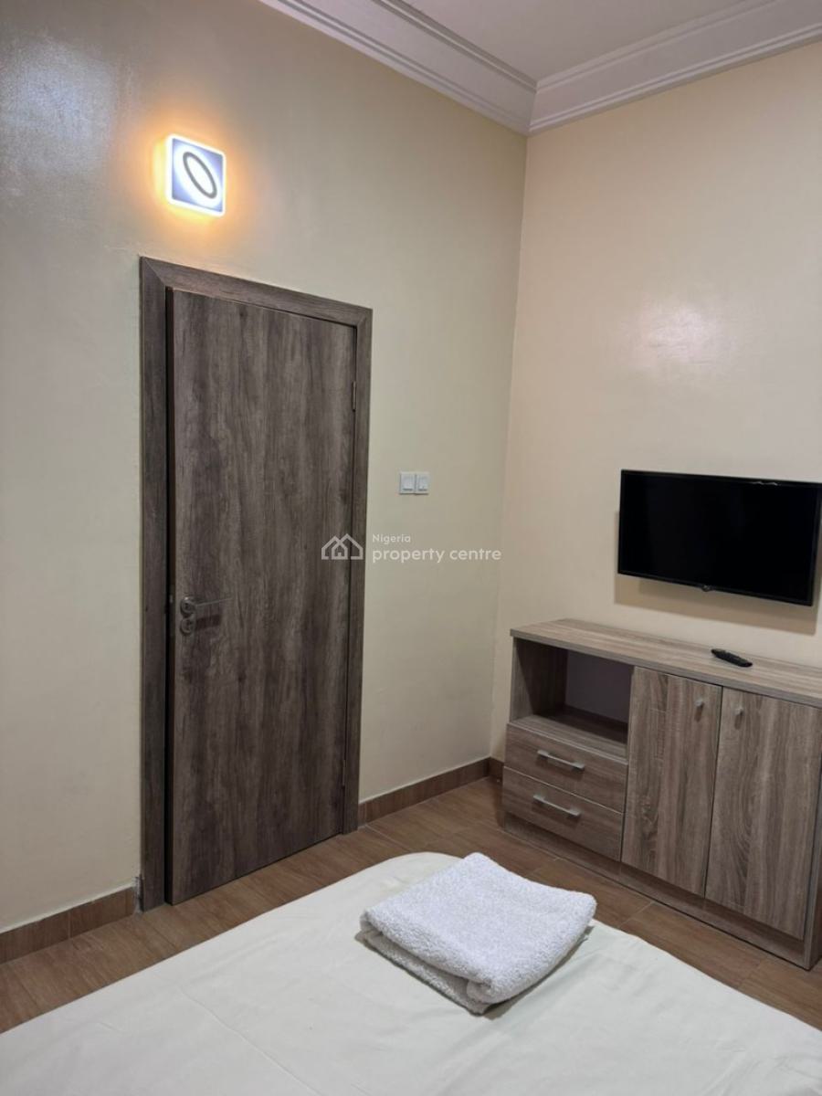 Exquisite Three/two Bedrooms Apartment, All Ensuite, Ismail Estate, Idiroko, Maryland, Lagos, Flat / Apartment Short Let