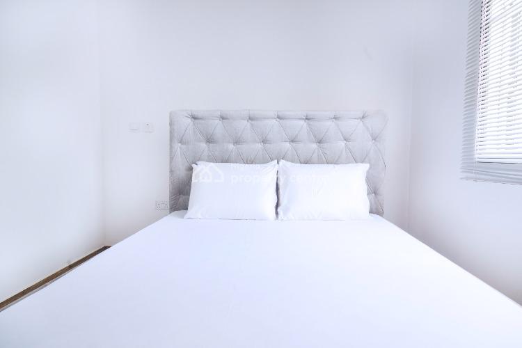 3 Bedrooms Apartment, No.1, Scandic Court Estate, Our Daily Manna Close, Chisco Bus Stop, Ik, Ikate Elegushi, Lekki, Lagos, Flat / Apartment Short Let