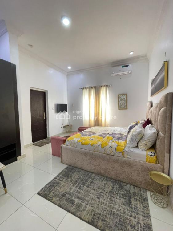 Luxurious 3 Bedrooms with Swimming Pool, Ayodele Odubiyi Street, Off Folashade Awe Street, Oniru, Victoria Island (vi), Lagos, Flat / Apartment Short Let