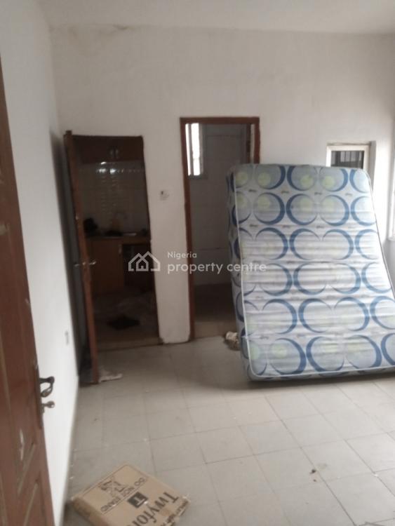 For Rent A Lovely Self Contain, Onike, Yaba, Lagos 1 Baths Nigeria