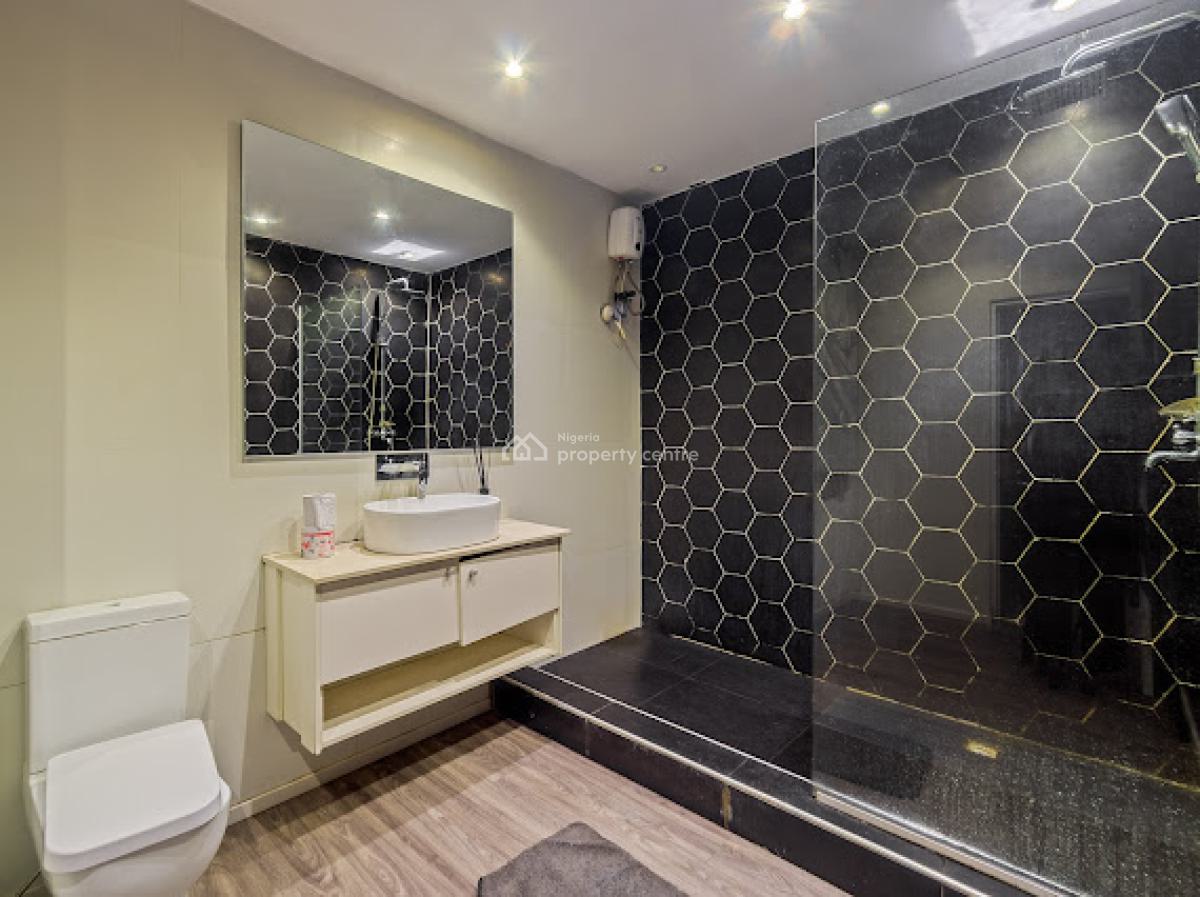 3 Bedrooms Luxury Waterfront Apartment, Admiralty Close, Lekki Phase 1, Lekki, Lagos, Flat / Apartment Short Let