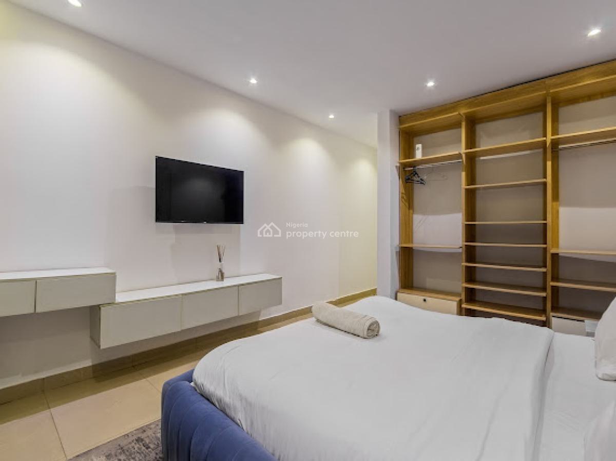 3 Bedrooms Luxury Waterfront Apartment, Admiralty Close, Lekki Phase 1, Lekki, Lagos, Flat / Apartment Short Let