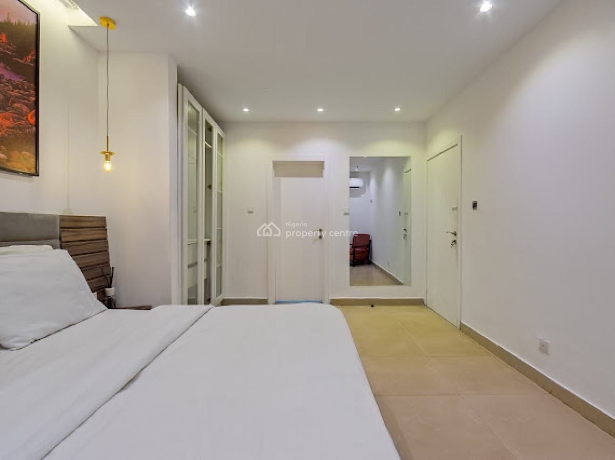 3 Bedrooms Luxury Waterfront Apartment, Admiralty Close, Lekki Phase 1, Lekki, Lagos, Flat / Apartment Short Let