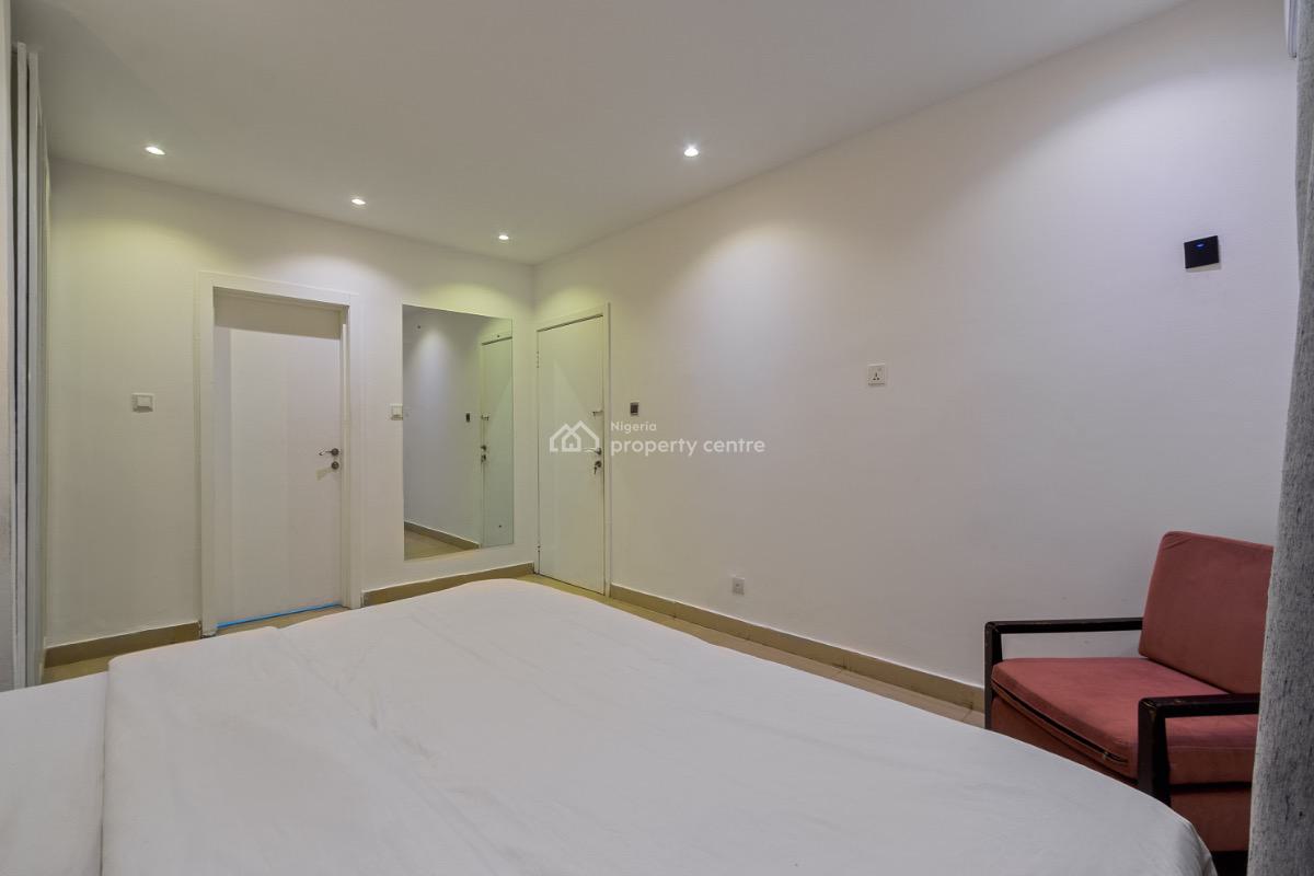 3 Bedrooms Luxury Waterfront Apartment, Admiralty Close, Lekki Phase 1, Lekki, Lagos, Flat / Apartment Short Let