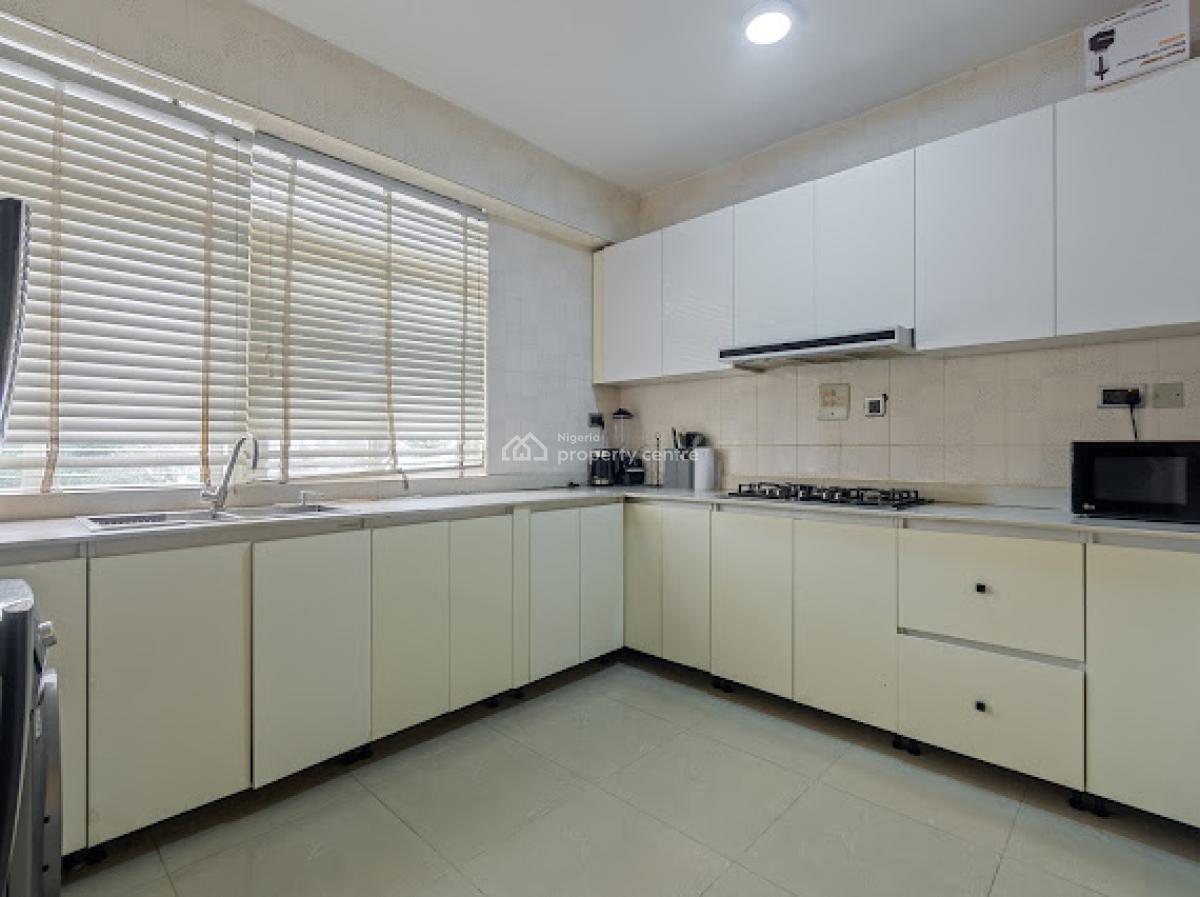 3 Bedrooms Luxury Waterfront Apartment, Admiralty Close, Lekki Phase 1, Lekki, Lagos, Flat / Apartment Short Let