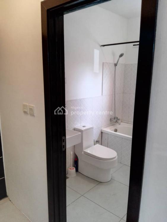 Well Finished Self Contained, Circle Mall Road, Jakande, Lekki, Lagos, Self Contain (single Rooms) Short Let