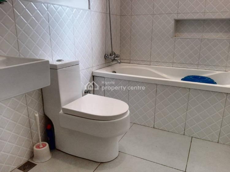 Well Finished Self Contained, Circle Mall Road, Jakande, Lekki, Lagos, Self Contain (single Rooms) Short Let