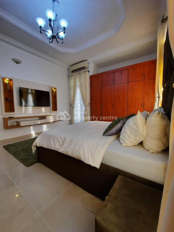Dulux 3 Bedroom Service Apartment, Off Admiralty Way, Lekki Phase 1, Lekki, Lagos, Flat / Apartment Short Let
