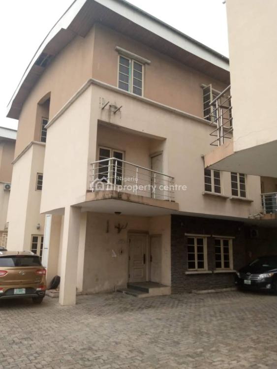 For Sale 4 Bedrooms Terraced Duplex, Alpha Mutual Courts, Surulere