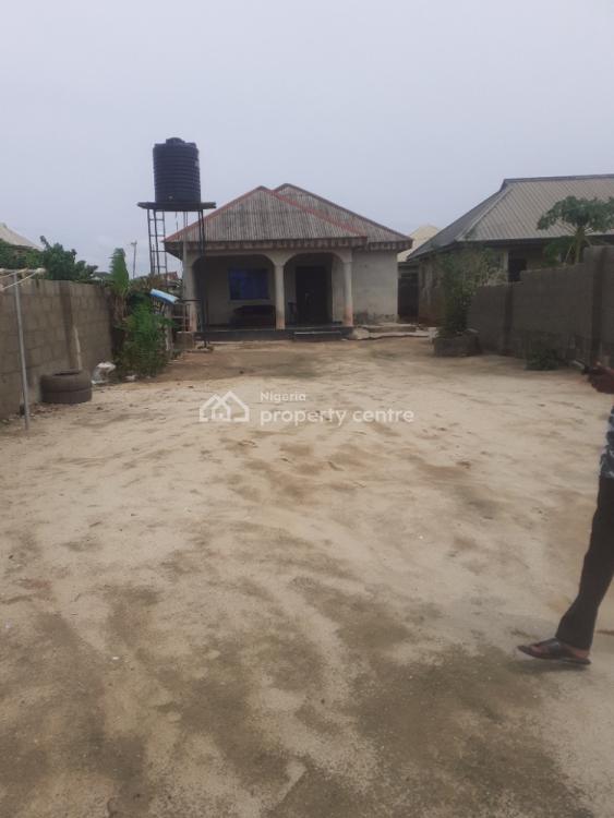 For Sale 3 Bedroom Bungalow, Morekete, Igbogbo, Ikorodu, Lagos 3 Beds, 4 Baths (Ref 1289282)