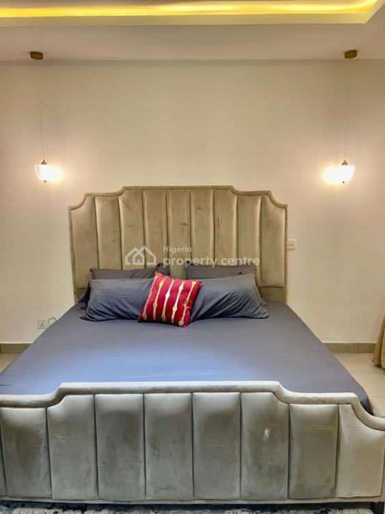 Luxurious 2 Bedrooms Apartment, Off Isaac John, Ikeja Gra, Ikeja, Lagos, Flat / Apartment Short Let