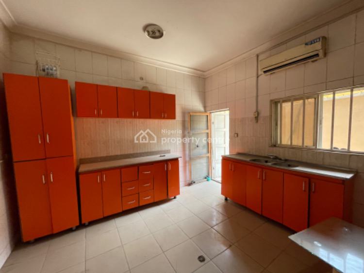 For Rent A Standard Fairly Used 6 Bedroom Detached Duplex, Asokoro