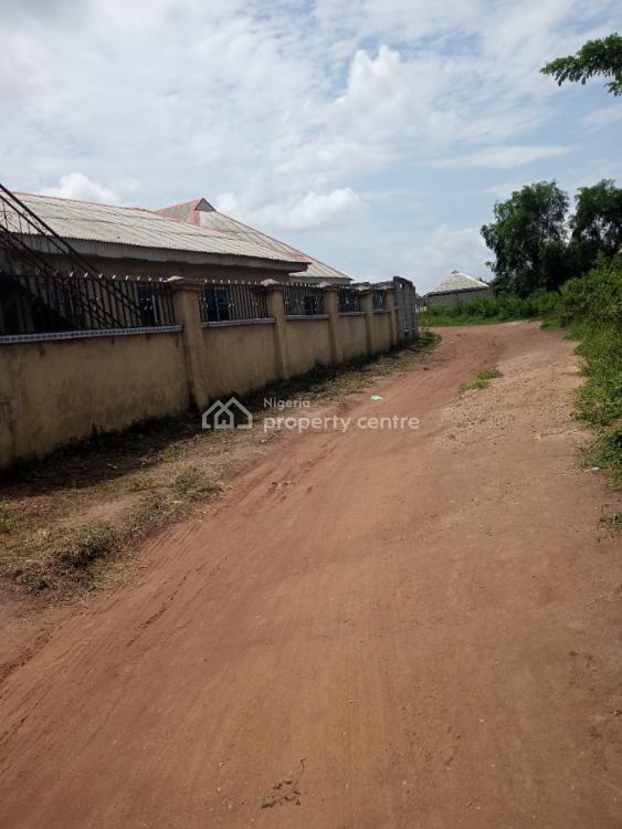 For Rent Units Of Flats And Shops, Gberigbe, Ikorodu, Lagos 8 Beds