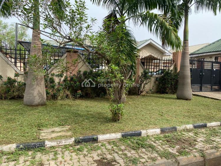 For Sale 3 Bedrooms Fully Detached Bungalow With 3 Bq, Suncity Estate