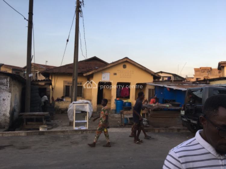 For Sale Old Building, Akobi Crescent, Surulere, Lagos 9 Beds, 3 Baths Nigeria Property