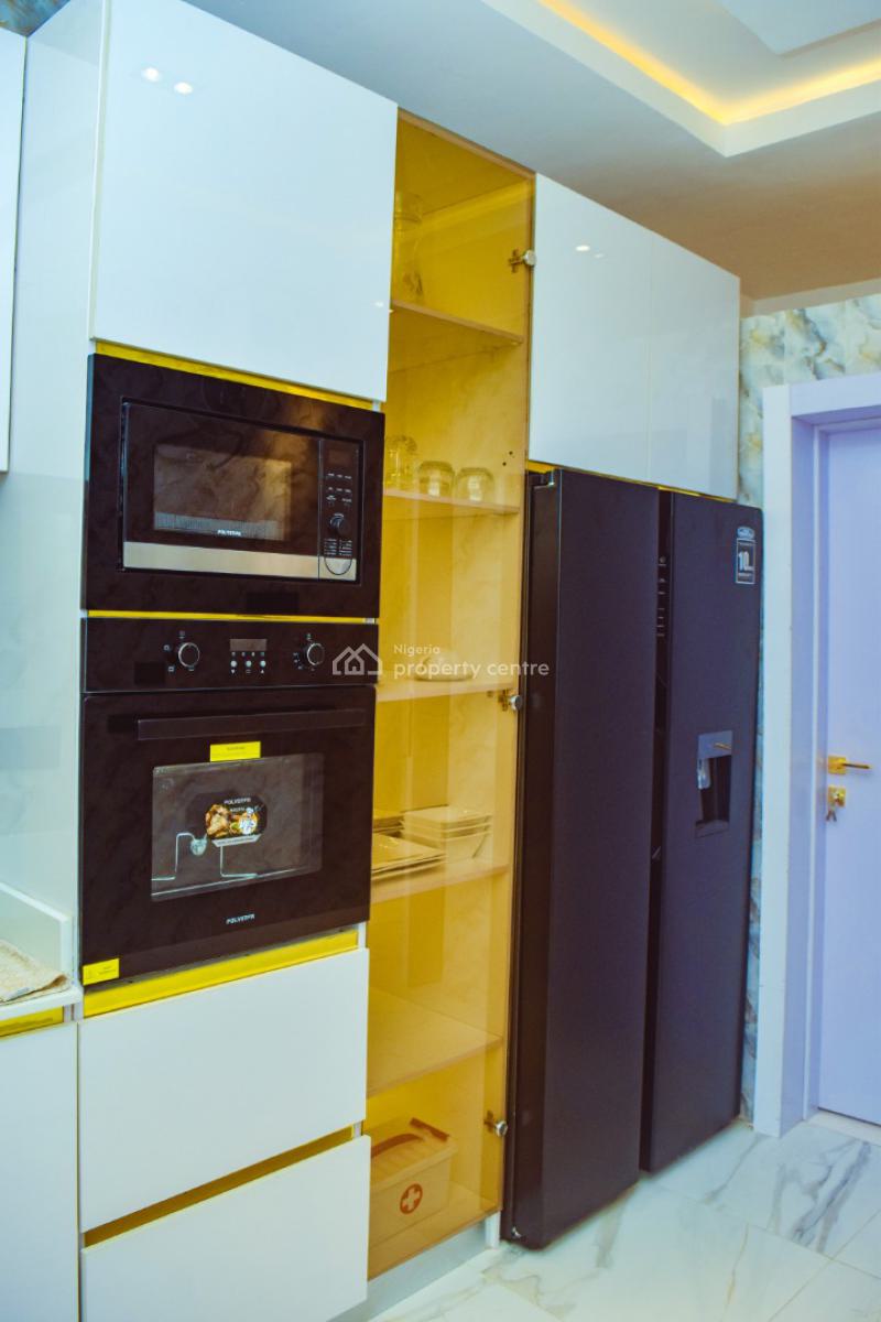 Luxury 3 Bedroom Flat, Akintunde Adeyemi Drive, Lekki Phase 1, Lekki, Lagos, Flat / Apartment Short Let