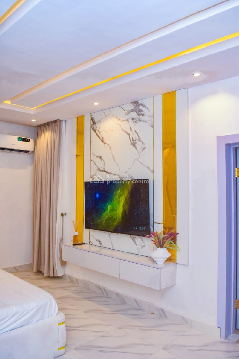 Luxury 3 Bedroom Flat, Akintunde Adeyemi Drive, Lekki Phase 1, Lekki, Lagos, Flat / Apartment Short Let